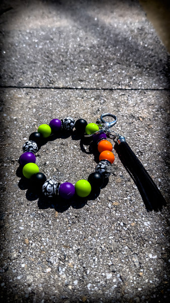 🎃💀🖤 Spooky Skull Halloween Silicone Beaded Wristlet – Black, Purple, Green & Orange